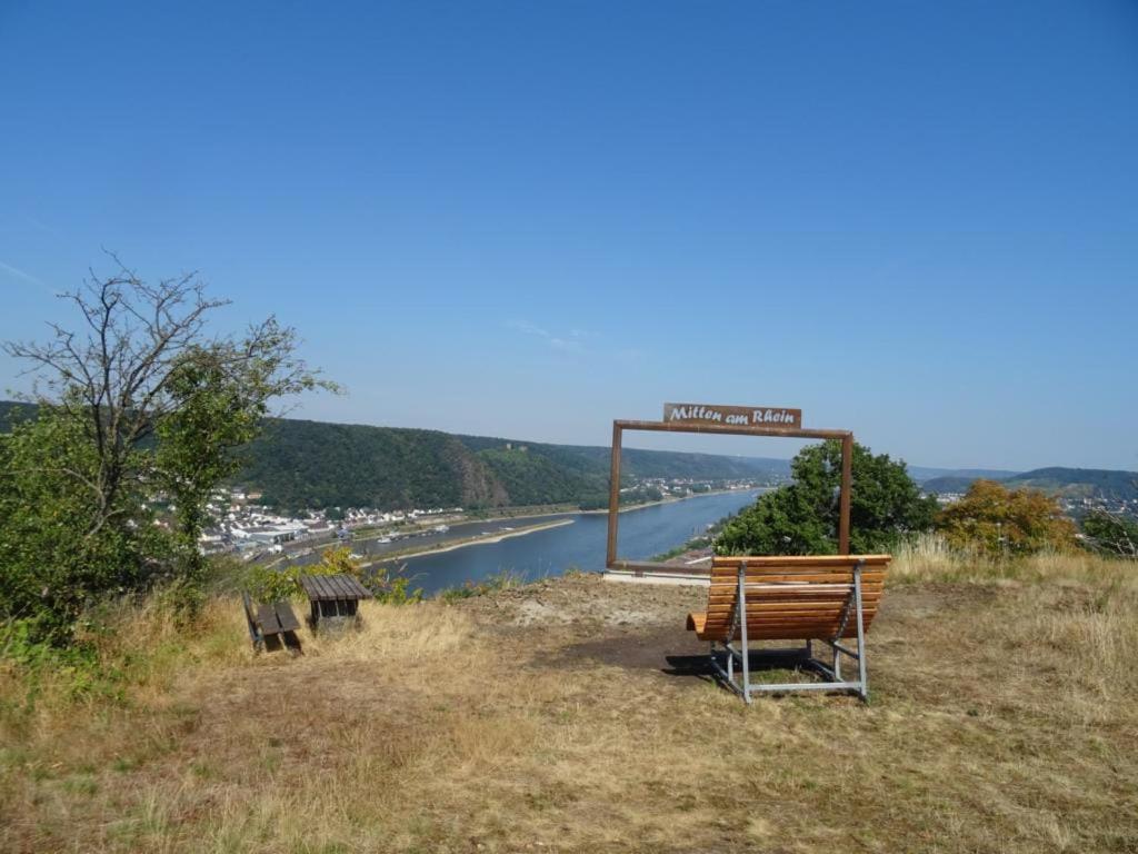 Ferienwohnung Neli Am Rhein Rheinbrohl Kültér fotó